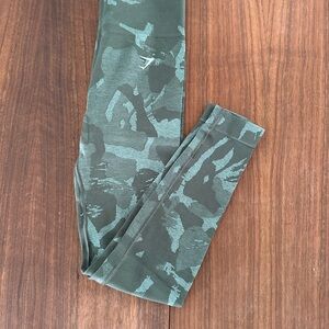 ADAPT CAMO SEAMLESS LEGGINGS - Size small